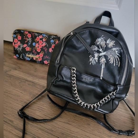 🌸 STEVE MADDEN WRISTLET + VICTORIAS SECRET MINI SEQUIN BACKPACK BUNDLE - Picture 4 of 12